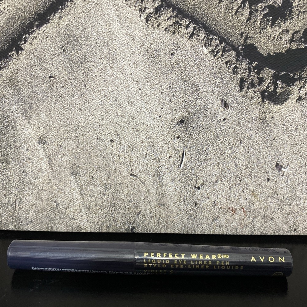 AVON Perfect Wear Liquid‎ Eye Liner Pen Violet Sealed New